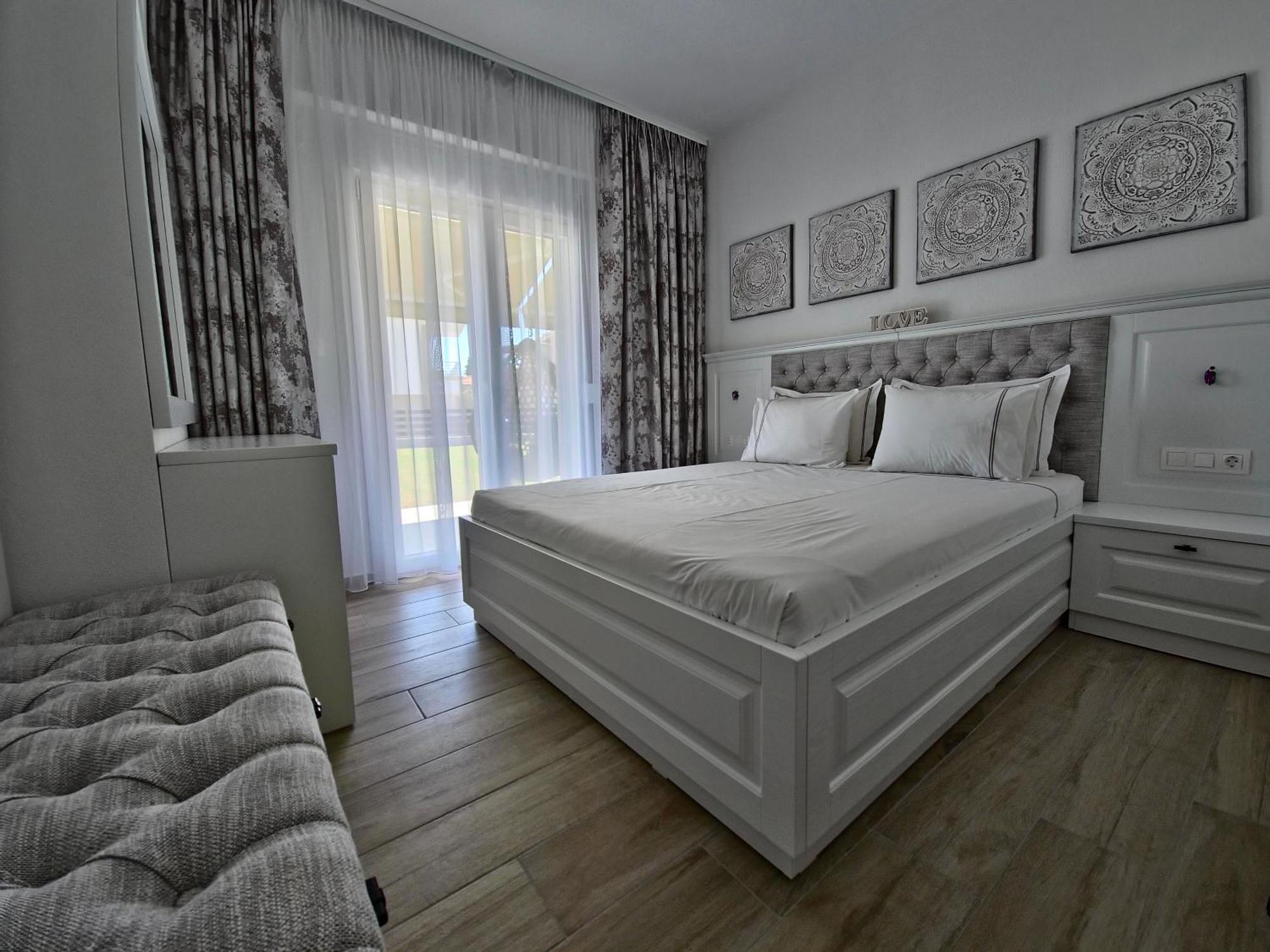 Royal Apartments - Nikiti Zewnętrze zdjęcie